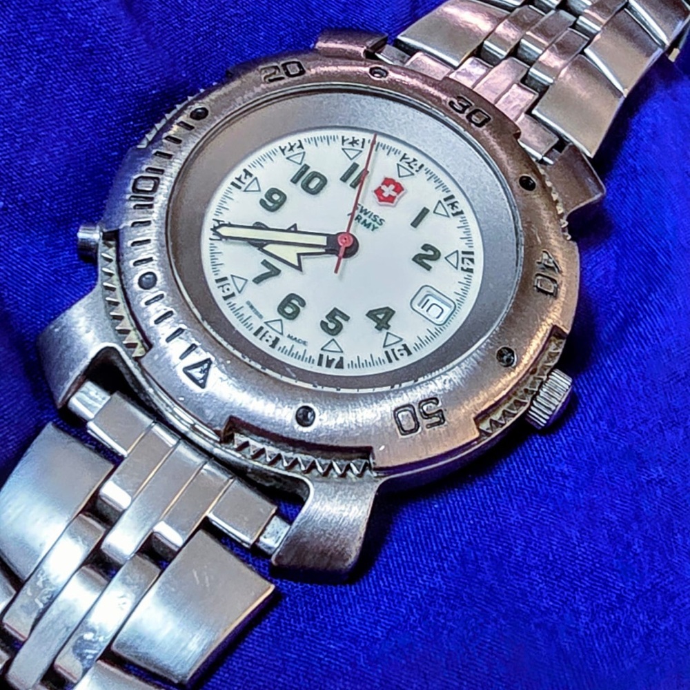 Swiss Army Indiglo Collectible Vintage Mens Watch 40mm
